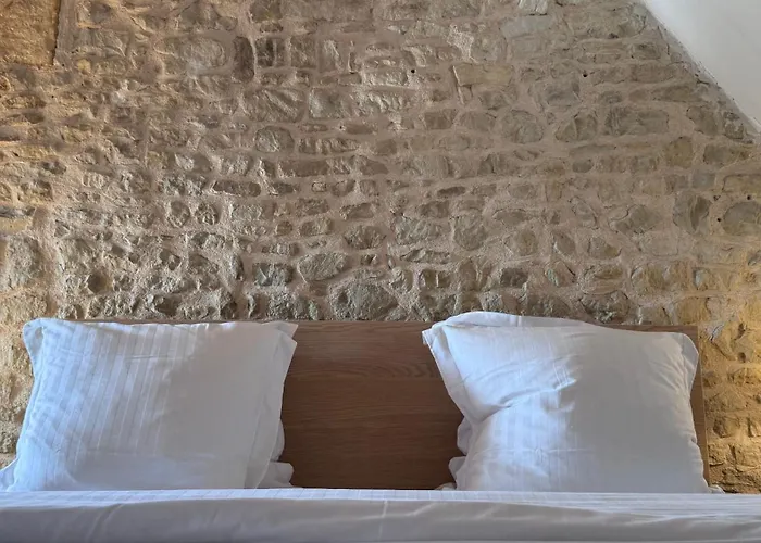 Centre De בית הארחה באיו